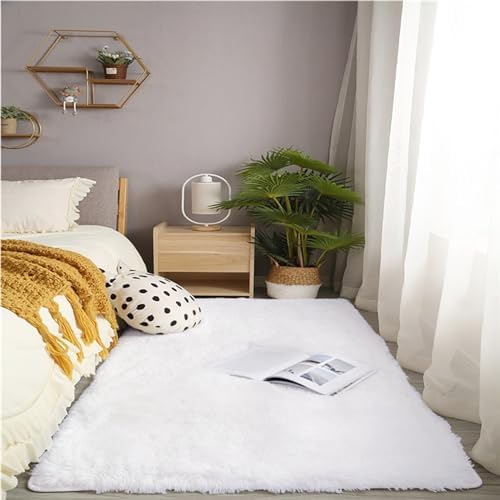 Enyhom Large Fluffy Shaggy Area Rug 120 x 160 cm Super Soft Bedroom Faux Fur Rug Washable Indoor Sofa Floor Carpet Modern Luxury Thick Accent Floor Mat for Living Room Chair Bedside, White